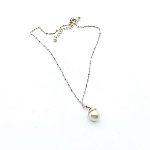 Vintage Pearl Drop Pendant on Delicate Silver Tone Chain Necklace - Picture 2 of 4